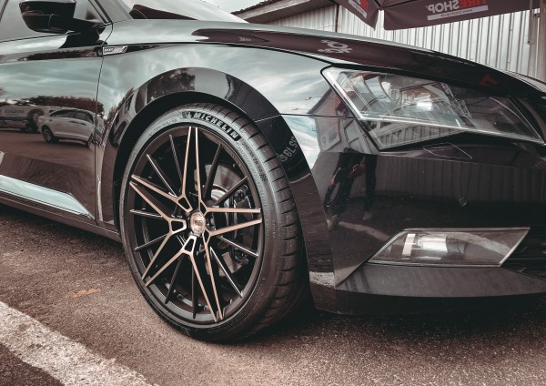 SKODA SUPERB 4X4 R20 WSFORGED