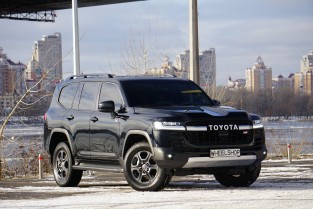 Ковані диски R18 в оригінальному дизайні Toyota Land Cruiser 300 GR Sport