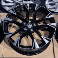 Replica VV19051 GLOSS_BLACK_MACHINED_FACE